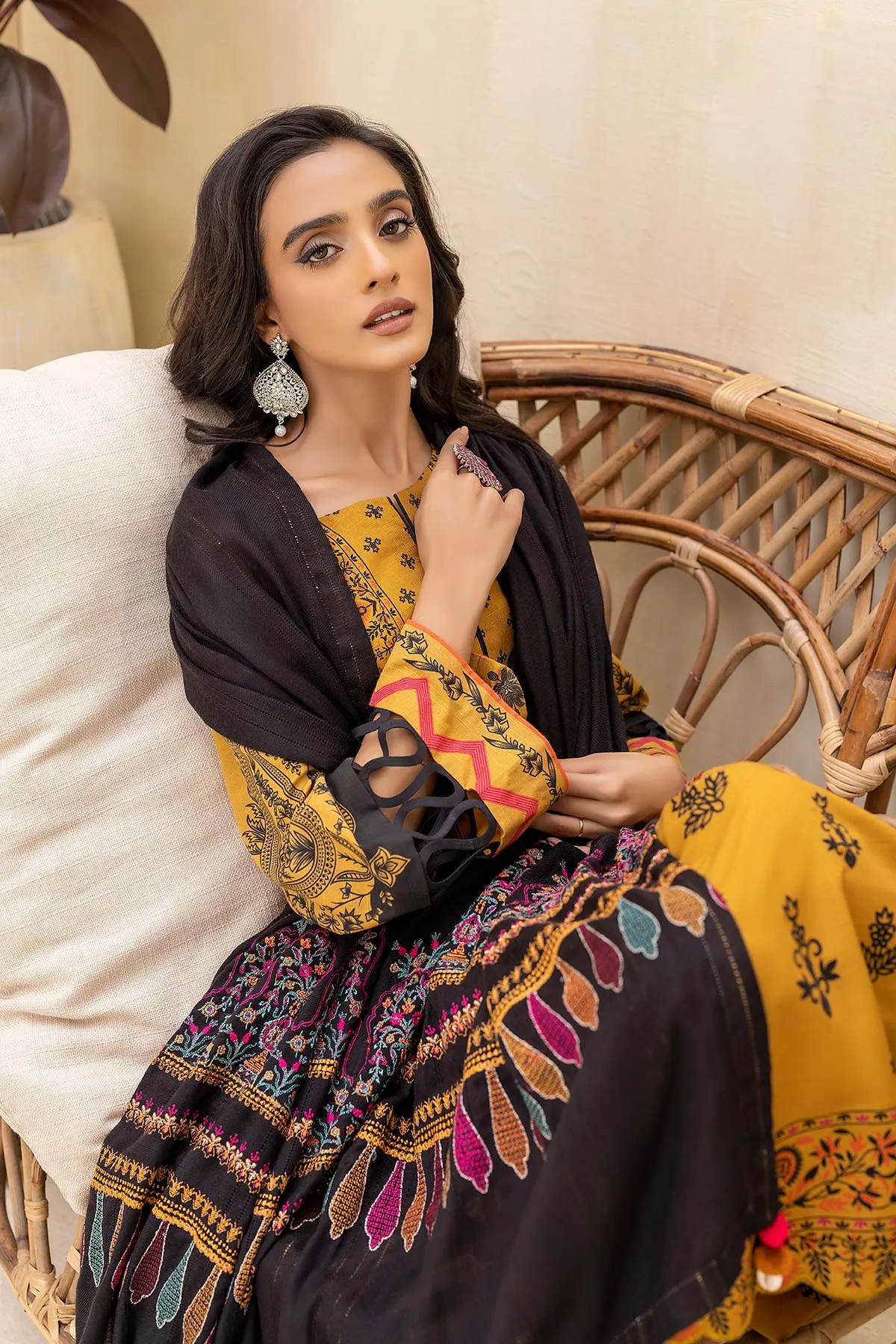 3-Pc Unstitched Khaddar With Embroidered Pashmina Shawl CKD22-06