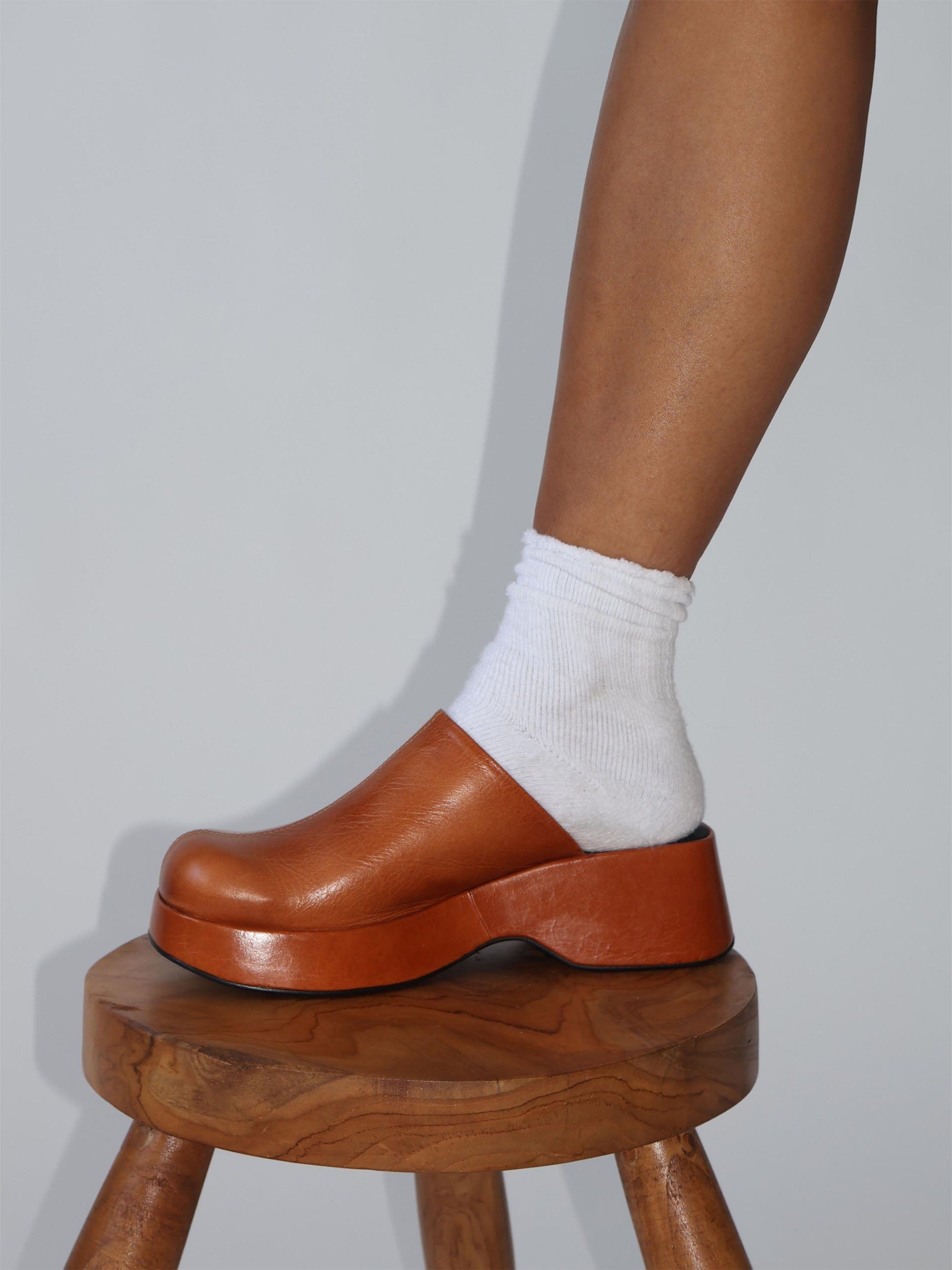 Vera Caramel Clog